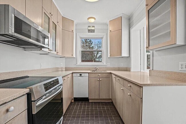 Foto del edificio - 2906 Lakeland Ave