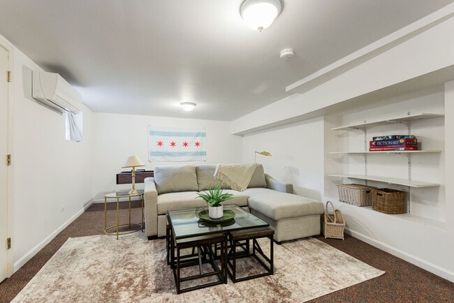 Foto del edificio - 2741 Eastwood Ave
