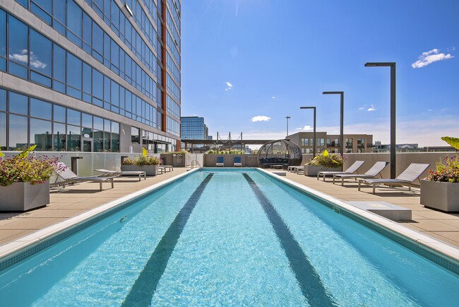 Reside on Green Street - Apartments in Chicago, IL | Apartments.com