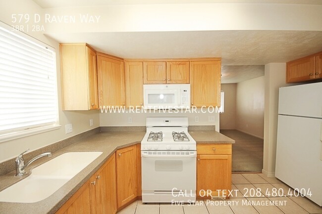 Building Photo - 579 Raven Way