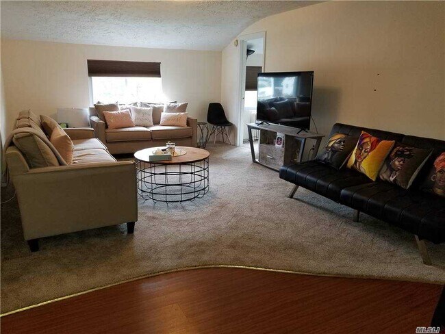 Foto del edificio - 34 Cayuga Ave