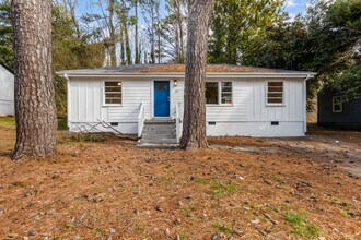 Building Photo - 45 Baker Dr SW