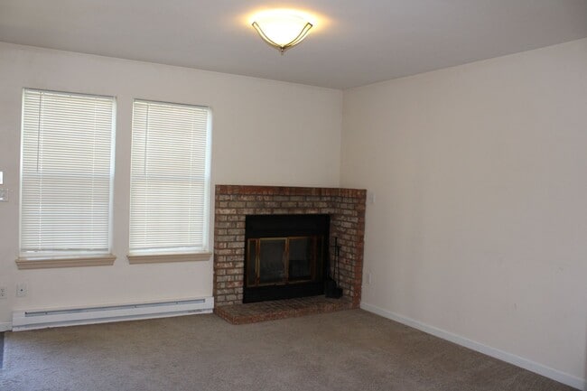 Building Photo - 1813 Belmar Dr