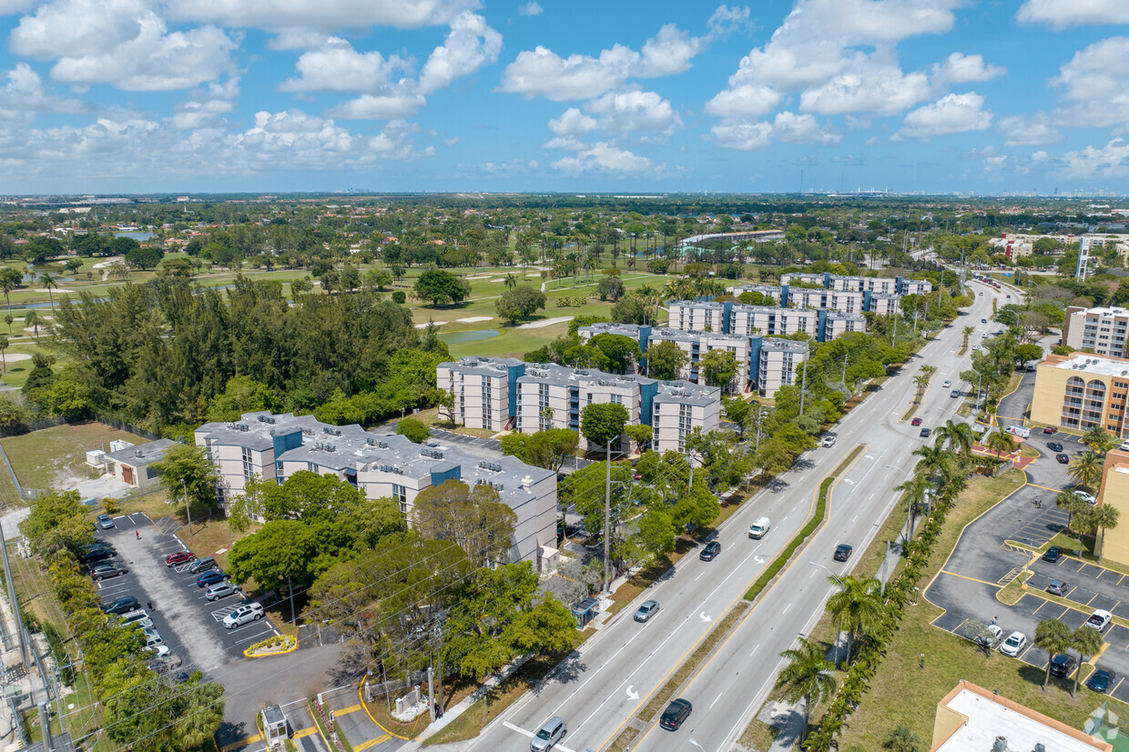 Primary Photo - Las Brisas at Country Club of Miami