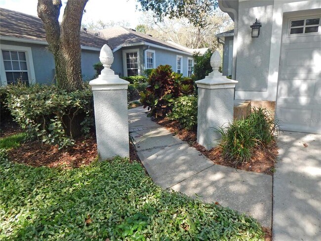 Foto del edificio - 5925 Sandhill Ridge Dr