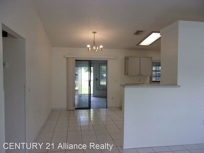 Building Photo - 3 br, 2 bath House - 2261 Maximilian Avenue