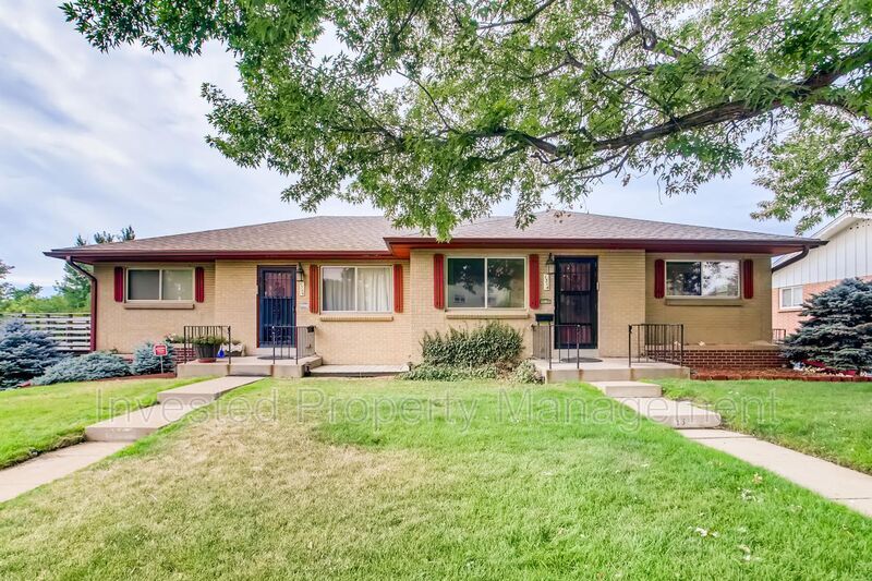 Primary Photo - 1304 W Crestline Ave