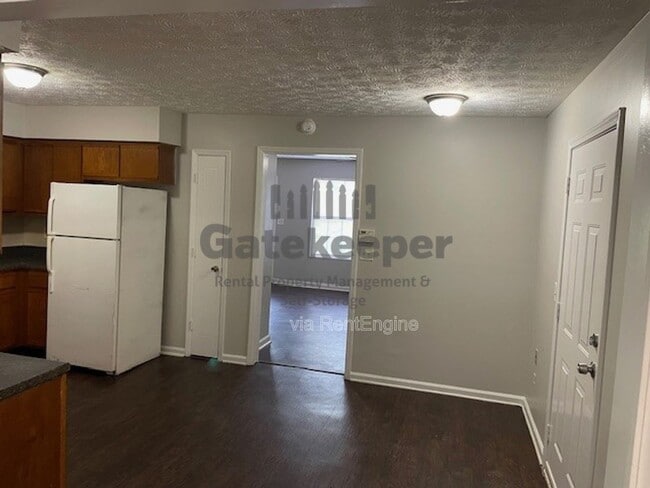 Building Photo - 2871 Old S Dr
