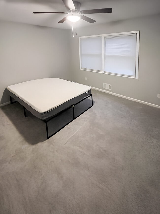 Foto del edificio - 2660 Burdett Rd