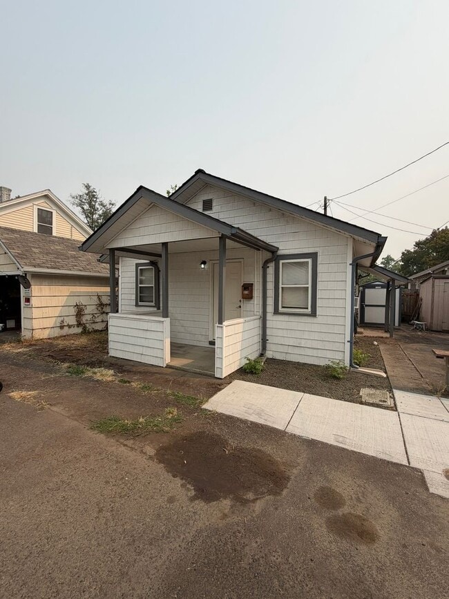 Building Photo - 318 SW Washington St
