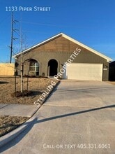 Building Photo - 1133 Piper St