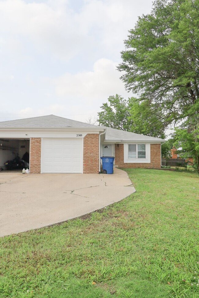 Foto del edificio - S 84th E Ave Duplex