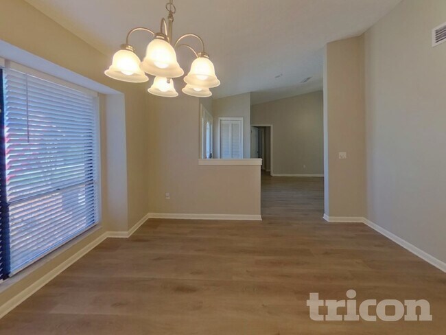 Foto del edificio - 15803 Hampton Village Dr