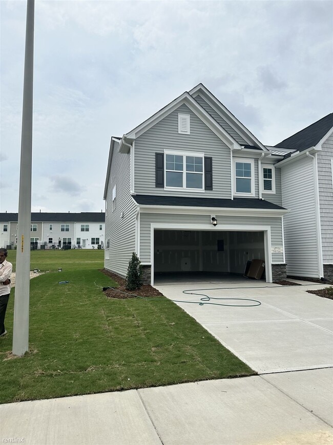 Building Photo - 3 br, 2.5 bath Townhome - 5050 Kota Street