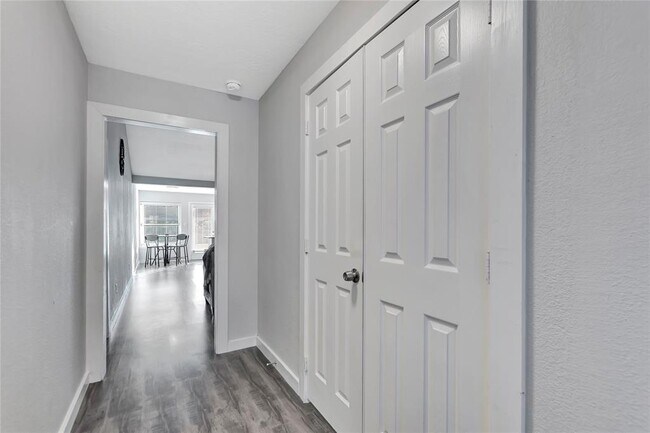 Foto del edificio - 15710 Sea Lark Rd