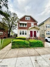 Building Photo - 1329 Alina St