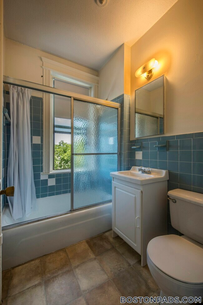 Foto del edificio - 1160 Commonwealth Ave