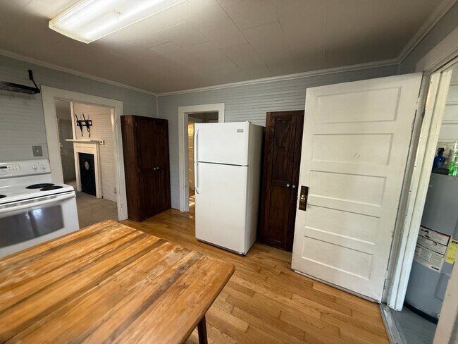 Foto del edificio - 2 Bedrooms, 1 Bathroom - Home in Menlo!