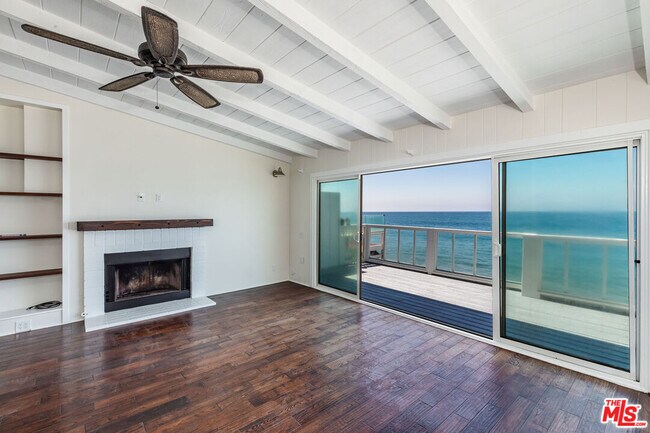 Foto del edificio - 25408 Malibu Rd