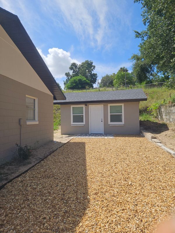 Building Photo - 733 E Minneola Ave