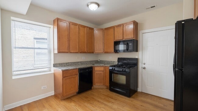 Foto del edificio - 4609 N Kimball Ave