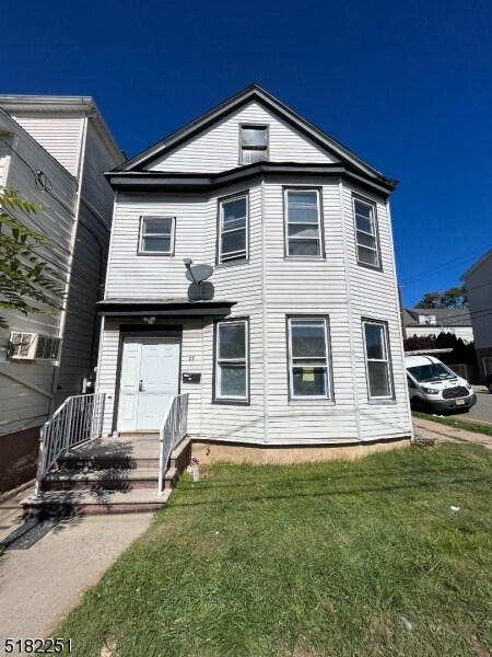 Primary Photo - 23 Somerset St