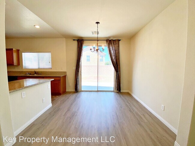 Foto del edificio - 3 br, 2.5 bath House - 11774 Pine Shadows St