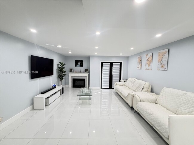 Foto del edificio - 844 W 41st St