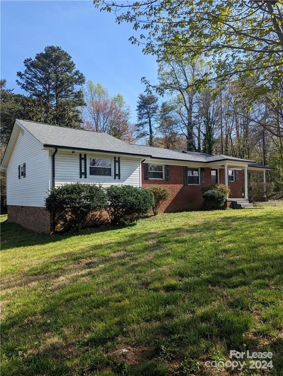 Foto principal - 7492 Webbs Rd
