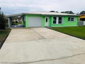 Building Photo - 713 Killarney Dr