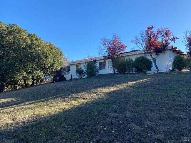 Building Photo - 13 Black Oak Ln