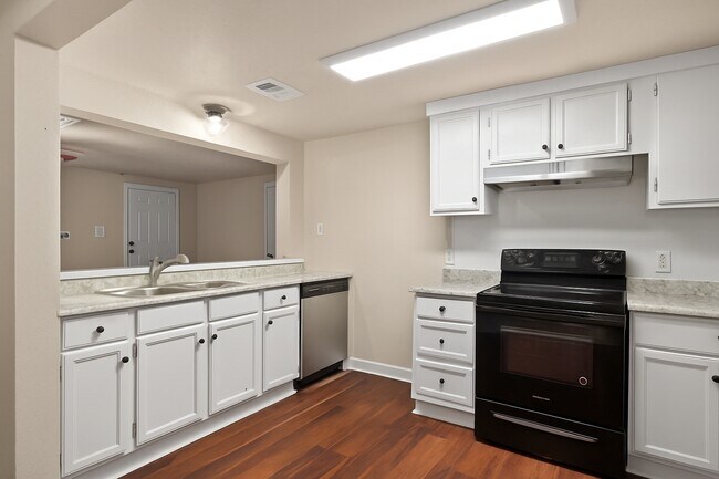 Foto del edificio - 4118 Scenic Dr