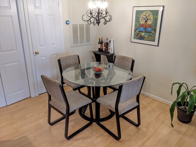Beautifully lit dining area - 10815 Hampton Mill Ter