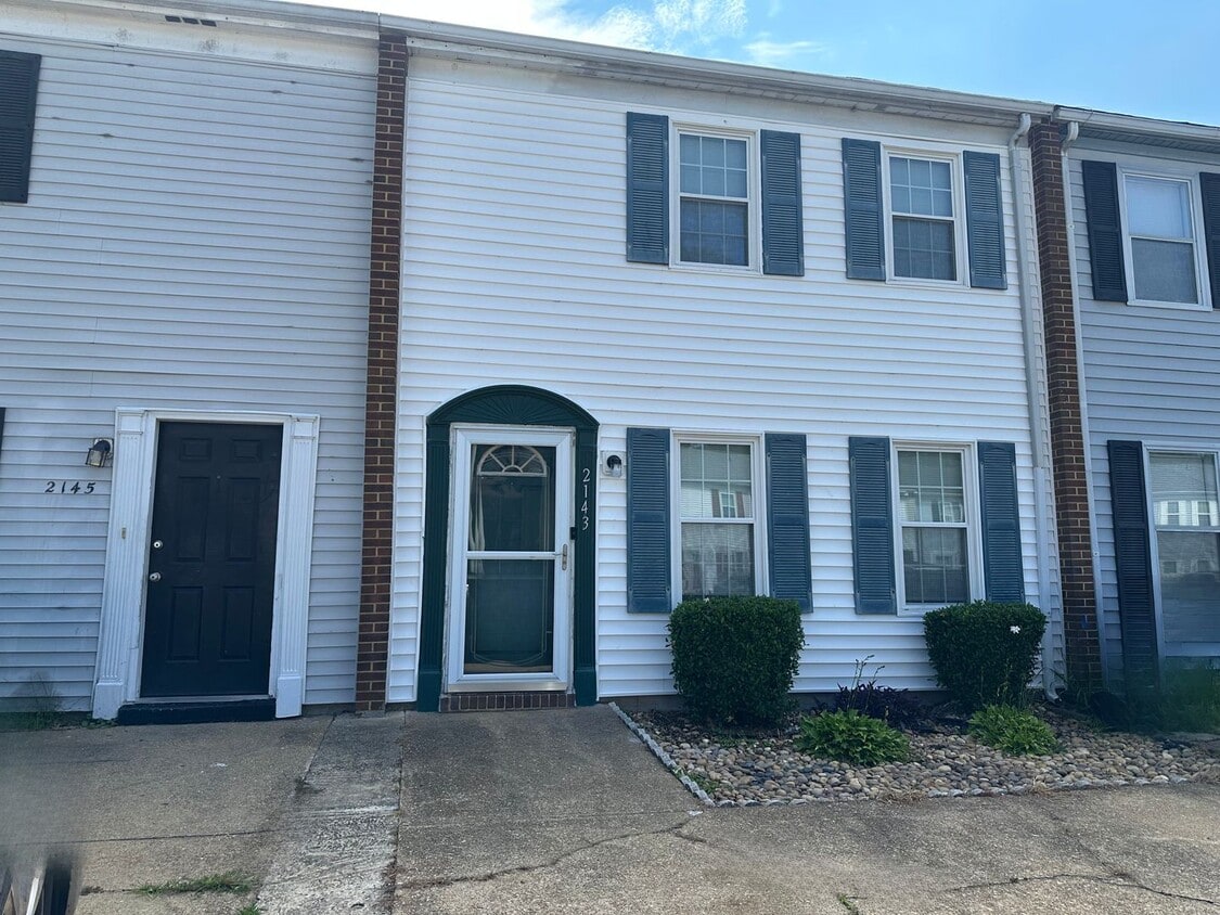 Primary Photo - 3-Bedroom Townhome Near Little Creek Naval...