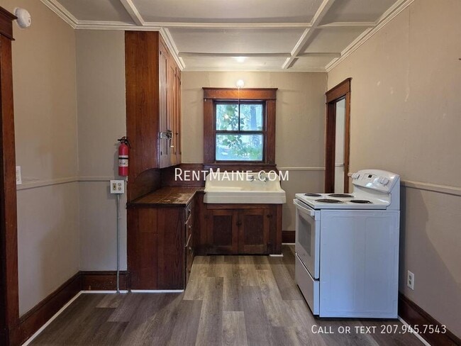 Building Photo - 29 Elm St