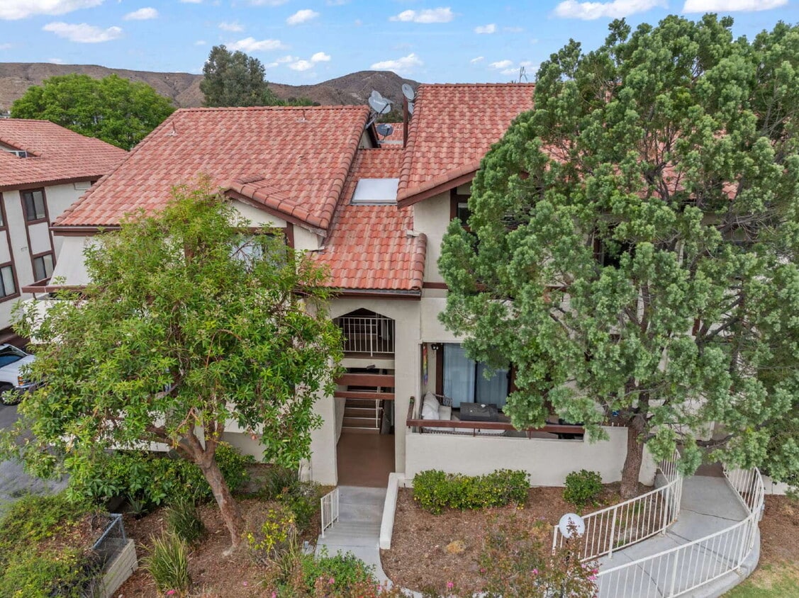 Primary Photo - "Charming 2-Bed, 2-Bath Condo Retreat in S...