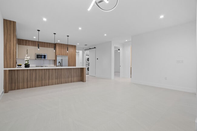 Building Photo - 917 SW 78th Pl