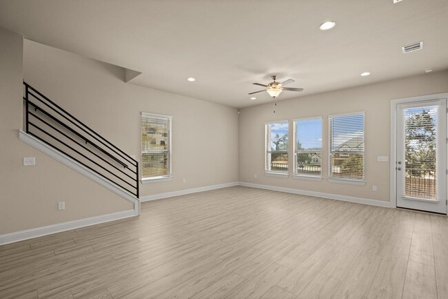Foto del edificio - 709 Pinnacle View Dr