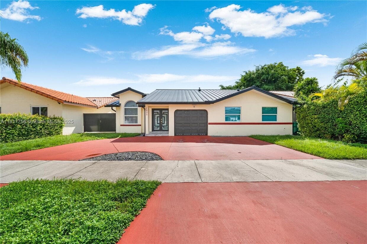 Primary Photo - 1025 NW 128th Ct