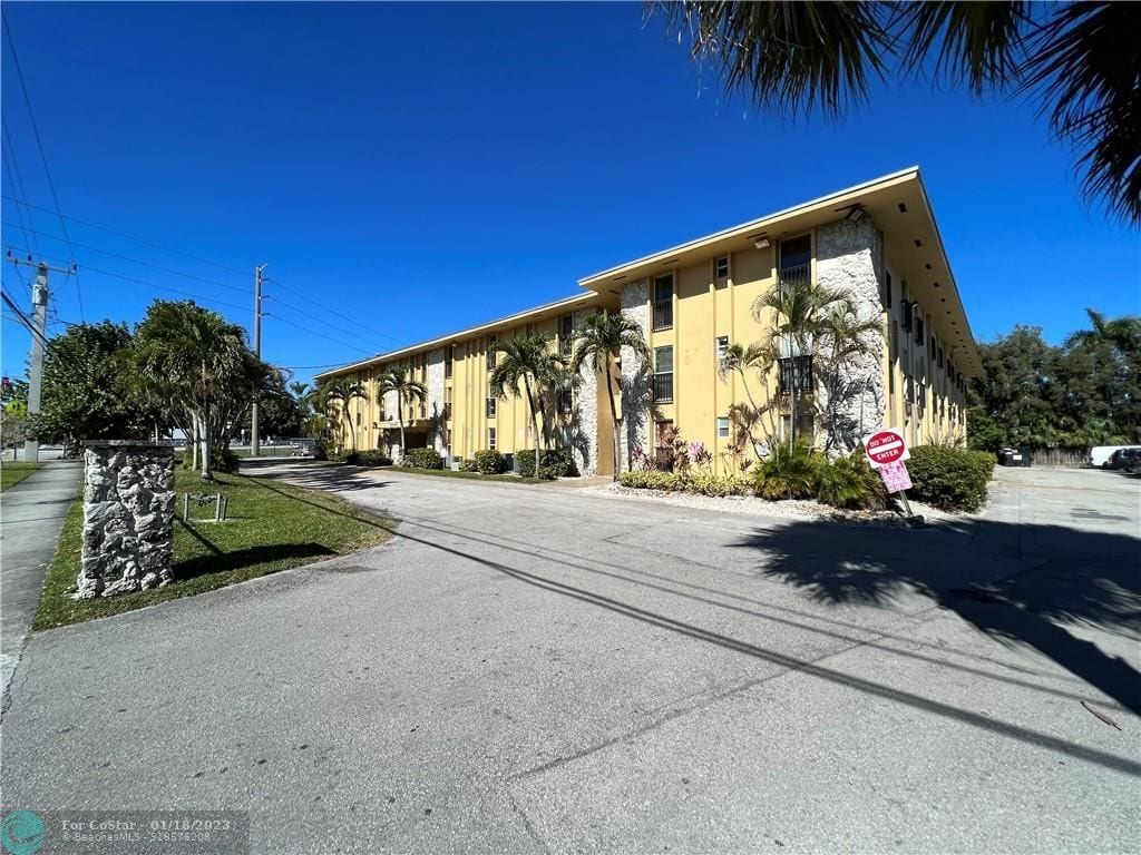 241 S Royal Poinciana Blvd Unit 307, Miami Springs, FL 33166 Condo