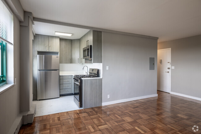 1BR, 1BA - 475SF - Kitchen - Maple Gardens