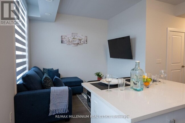 Photo du bâtiment - 9560-9560 Islington Ave