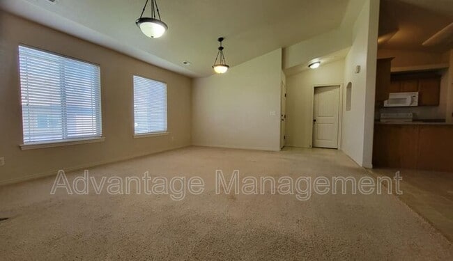 Building Photo - 3569 E Rock Creek Rd