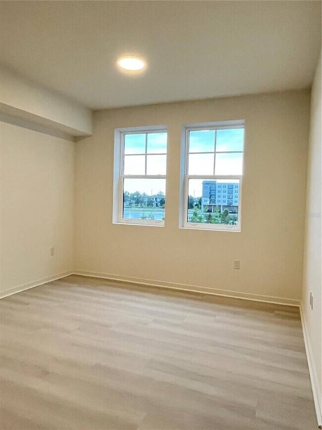 Foto del edificio - 5563 Millennia Park Dr