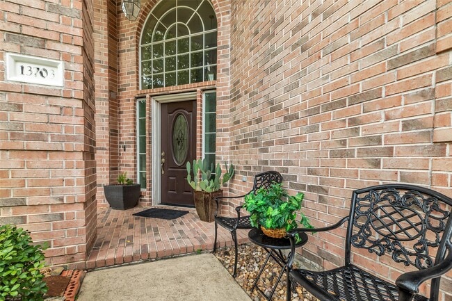 Foto del edificio - 13703 Layton Hills Dr