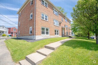 Building Photo - 35 McAlpin St