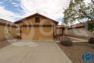 Building Photo - 667 W Jardin Dr