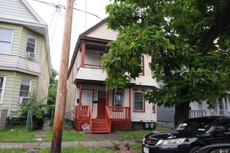 Building Photo - 833 Grant Ave