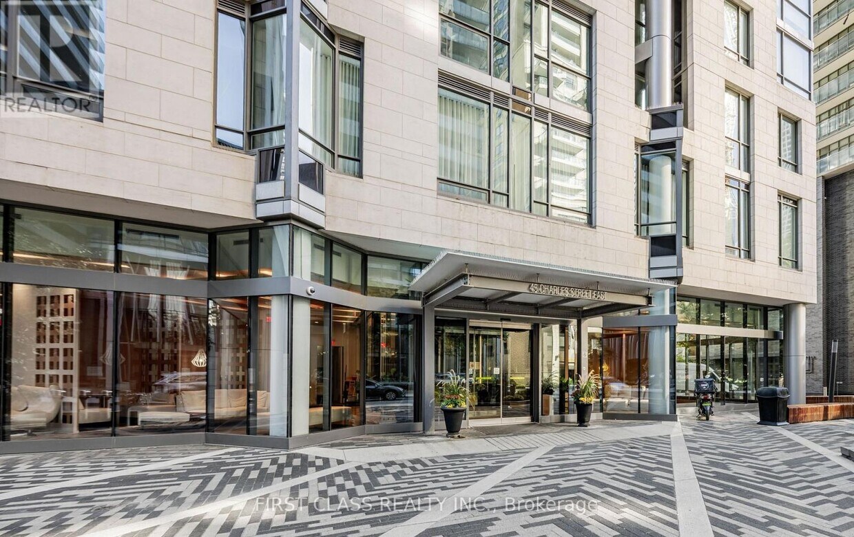 Photo principale - 45 Charles St E