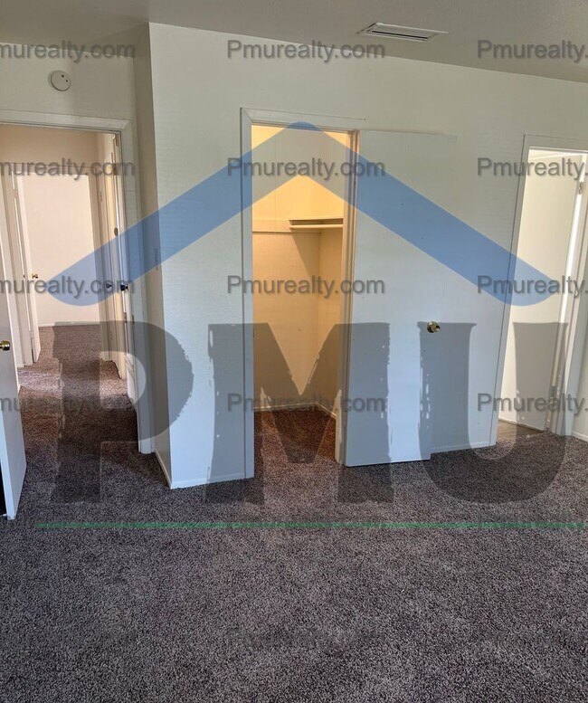 Foto del edificio - AVAILABLE NOW!!! Charming 3 Bed 1.5 Bath i...